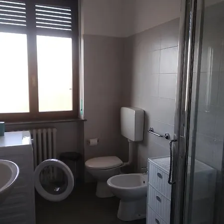 Casa Dusat In Accogliente Edificio Nel Centro Di Monforte Monforte dʼAlba